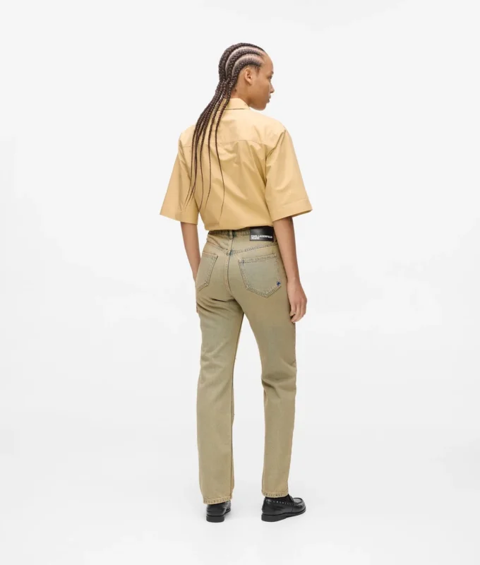 VAQUEROS RECTOS DE TALLA ALTA CON TACHAS VAQUEROS RECTOS DE TALLA ALTA CON TACHAS