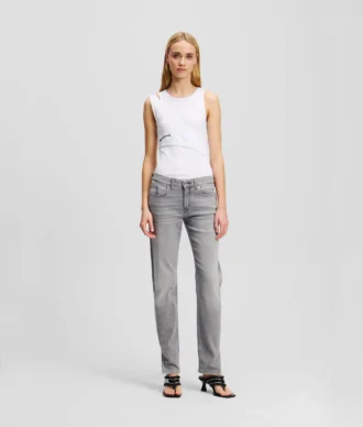 VAQUEROS SLIM DE TALLA MEDIA Y BAJAS DESGASTADAS