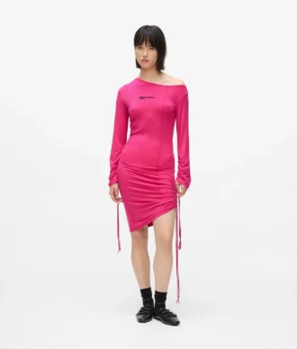 Vestido con cordón ajustable y hombros descubiertos