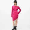 Vestido con cordón ajustable y hombros descubiertos Vestido con cordón ajustable y hombros descubiertos