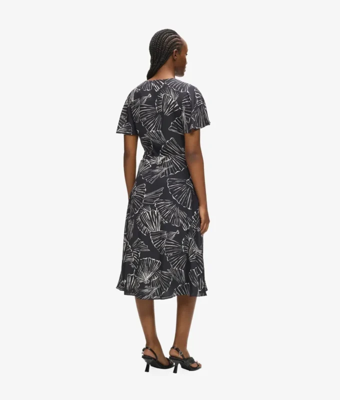 Vestido con estampado de abanicos y cuello en V Vestido con estampado de abanicos y cuello en V