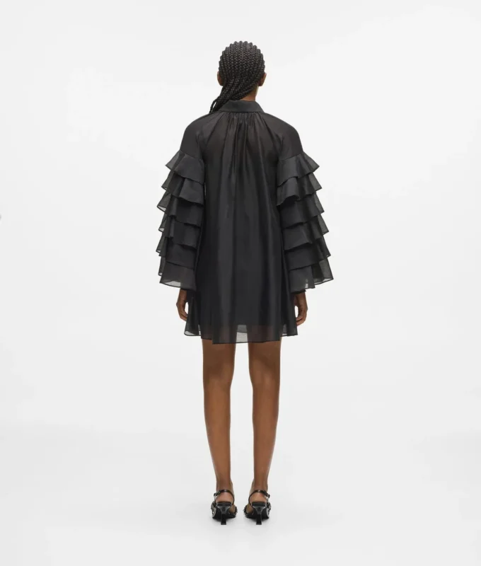 Vestido con mangas con volantes Vestido con mangas con volantes