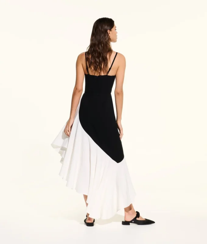 VESTIDO CON VOLANTES KL STUDIO VESTIDO CON VOLANTES KL STUDIO