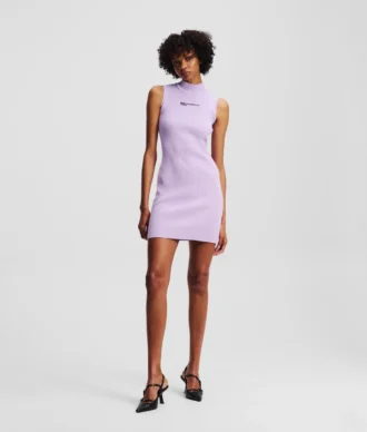 VESTIDO DE PUNTO CON CUELLO ALTO