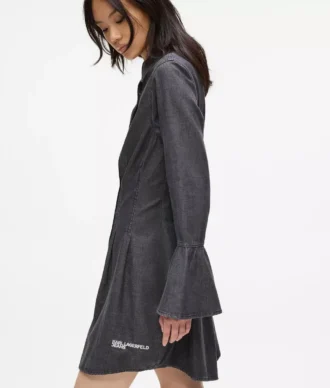 Vestido vaquero acampanado